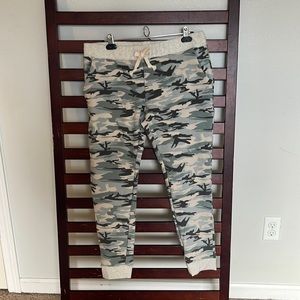 NWT Ampersand blue camo joggers